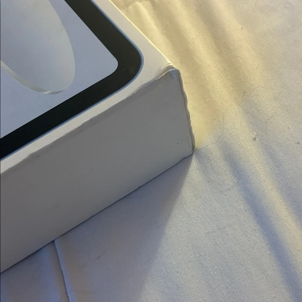 Apple iPad A16 Box
